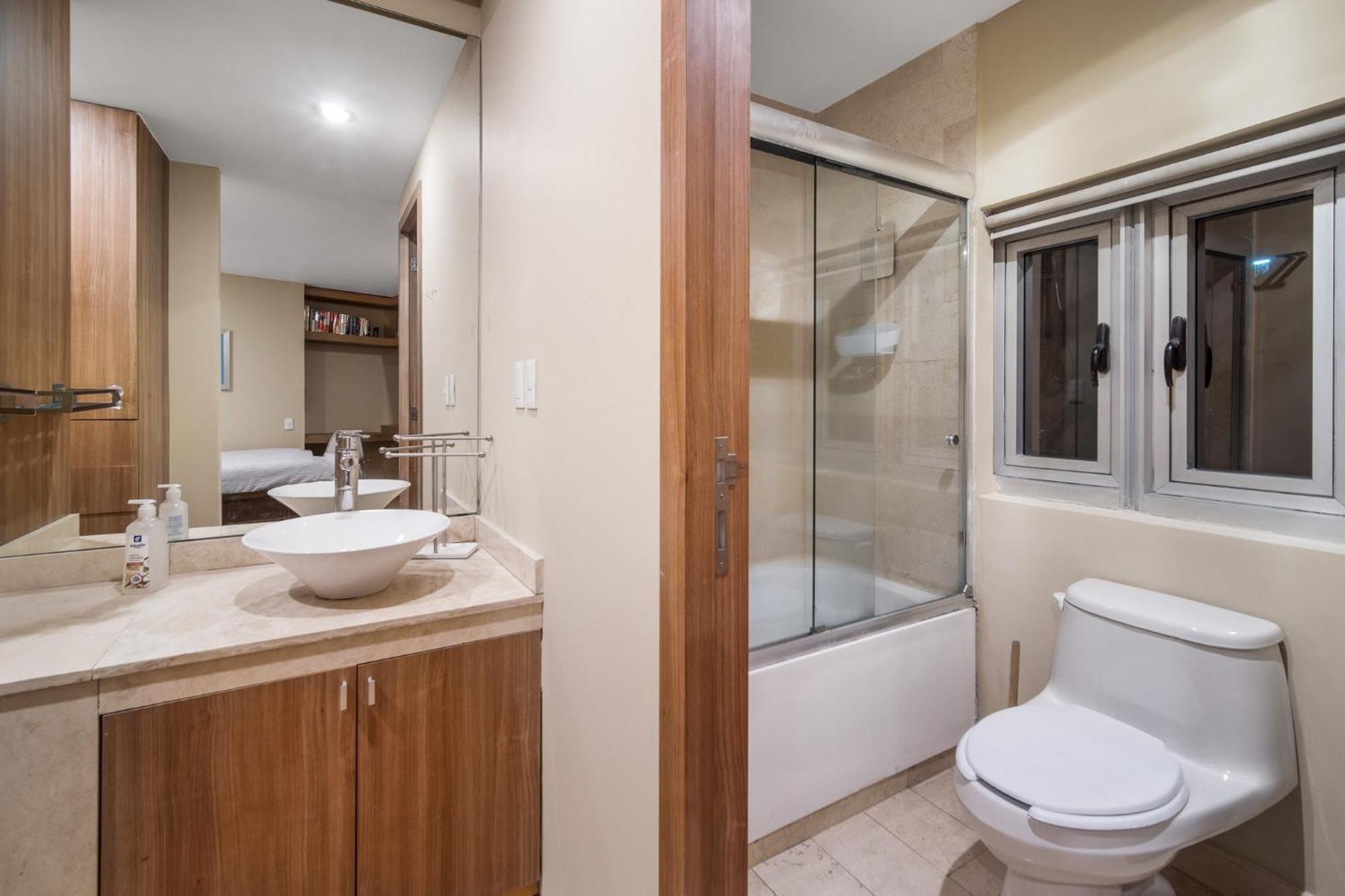 3 Bedroom Upscale Art House Reforma Avenue Apartment *